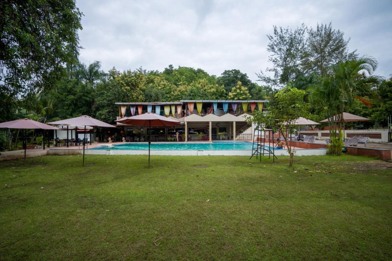 Vananchal Resort Jambughoda エクステリア 写真